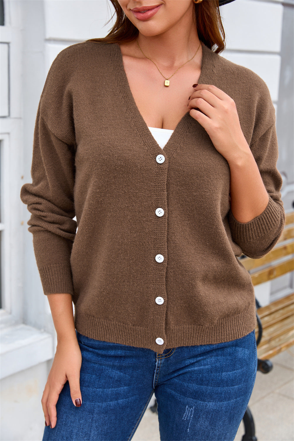 Cardigan da donna in maglia con bottoni
