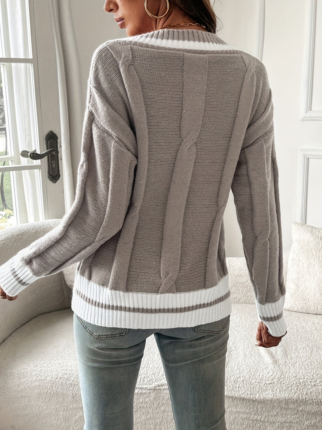 Maglione a V Collo in Maglia Con Striscia e Dettaglio a Treccia