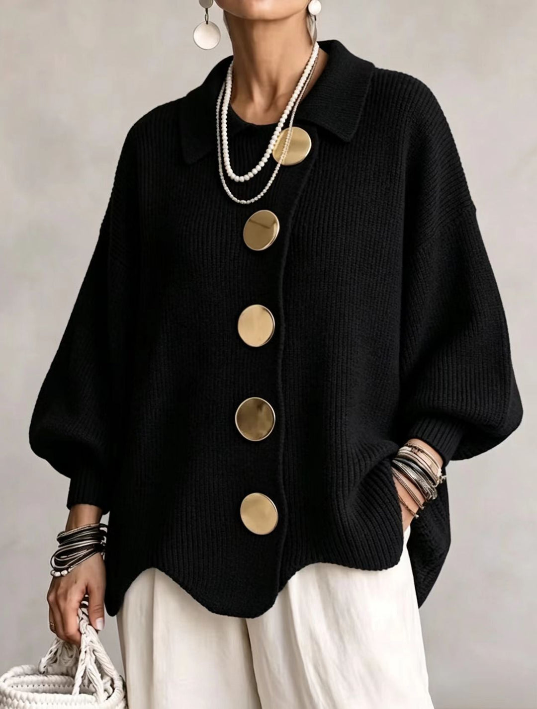 Isadora | Cardigan Oversize con Collo e Grandi Bottoni Metallici