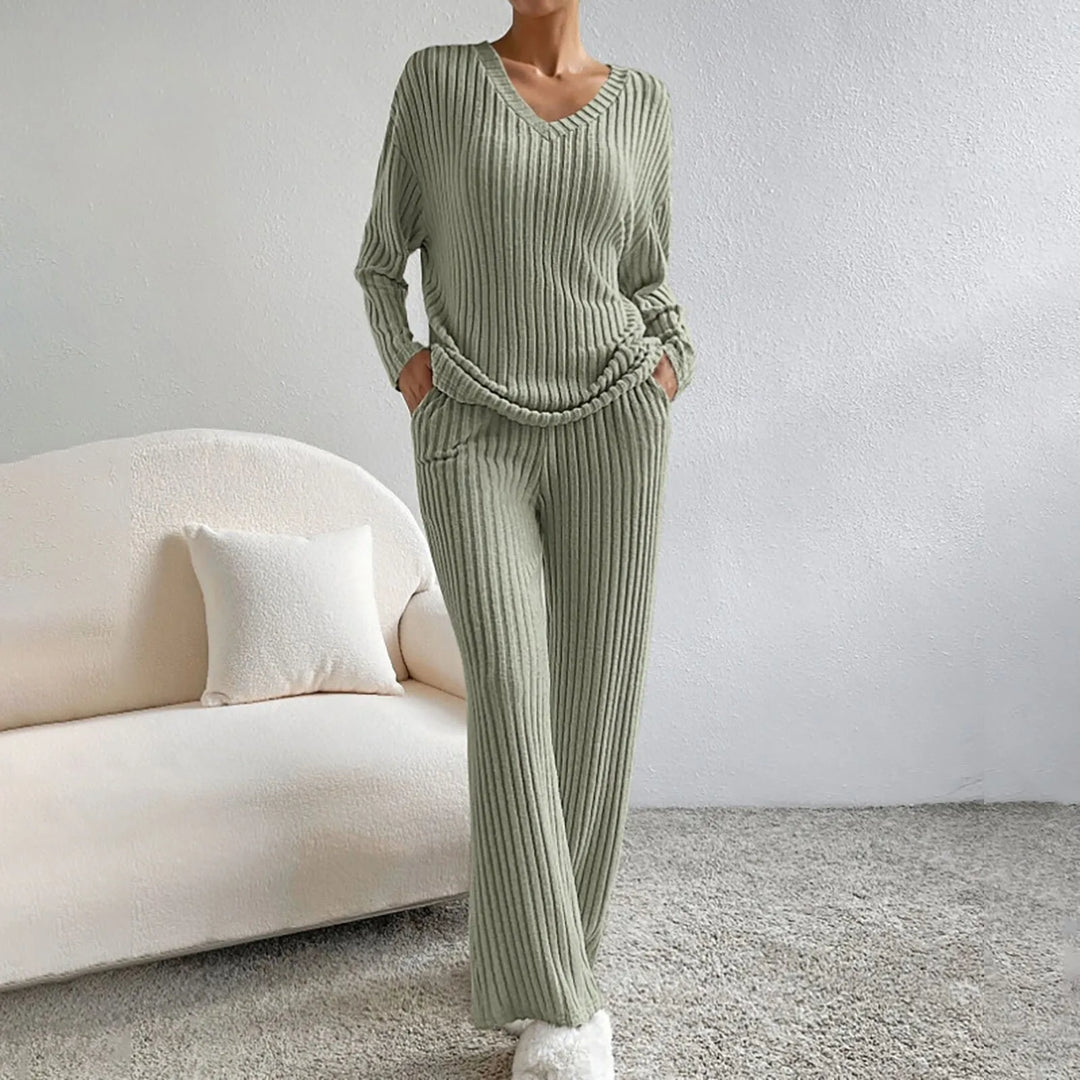 Set Due Pezzi in Maglia a Costine Con Scollatura a V e Pantaloni a Gamba Larga