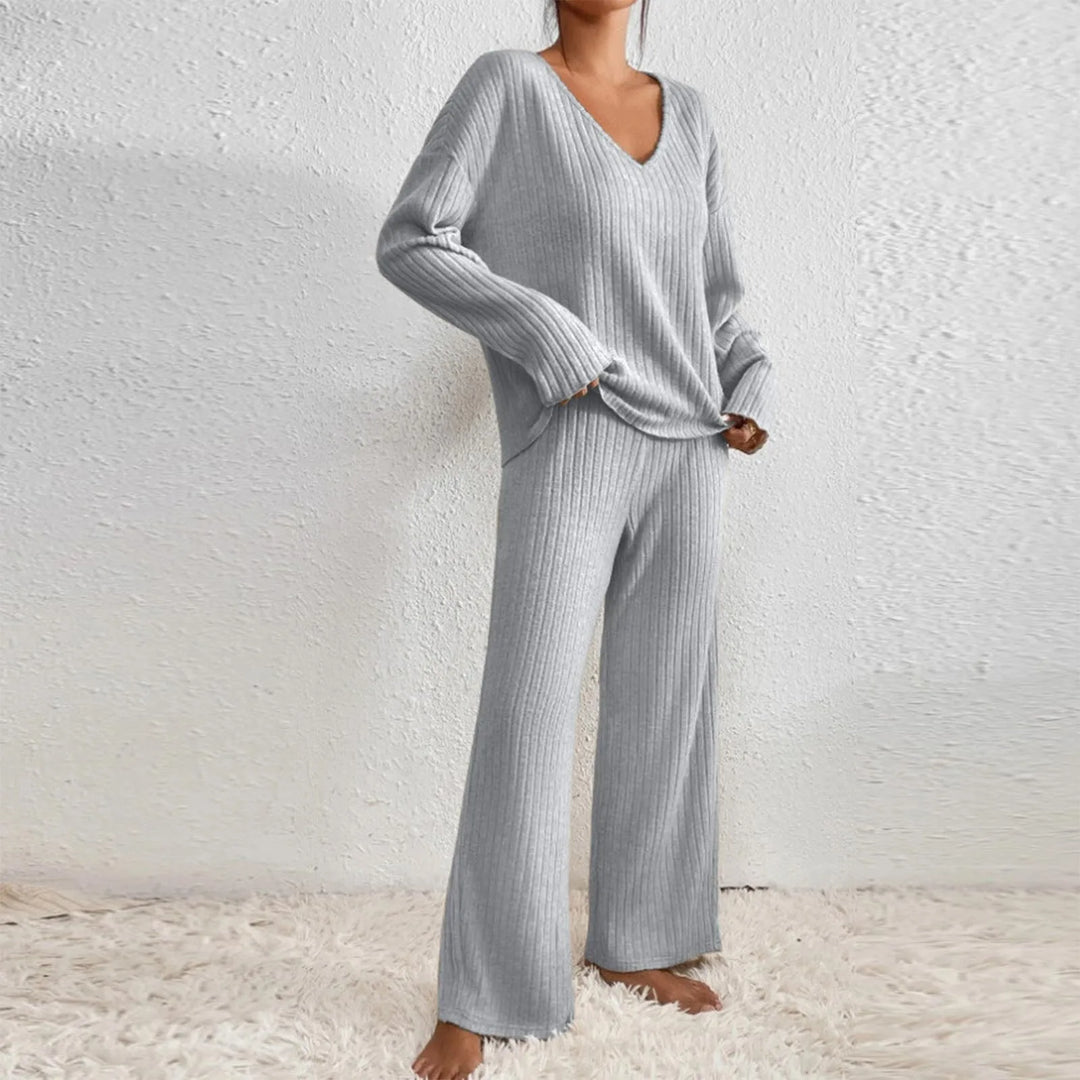 Set Due Pezzi in Maglia a Costine Con Scollatura a V e Pantaloni a Gamba Larga