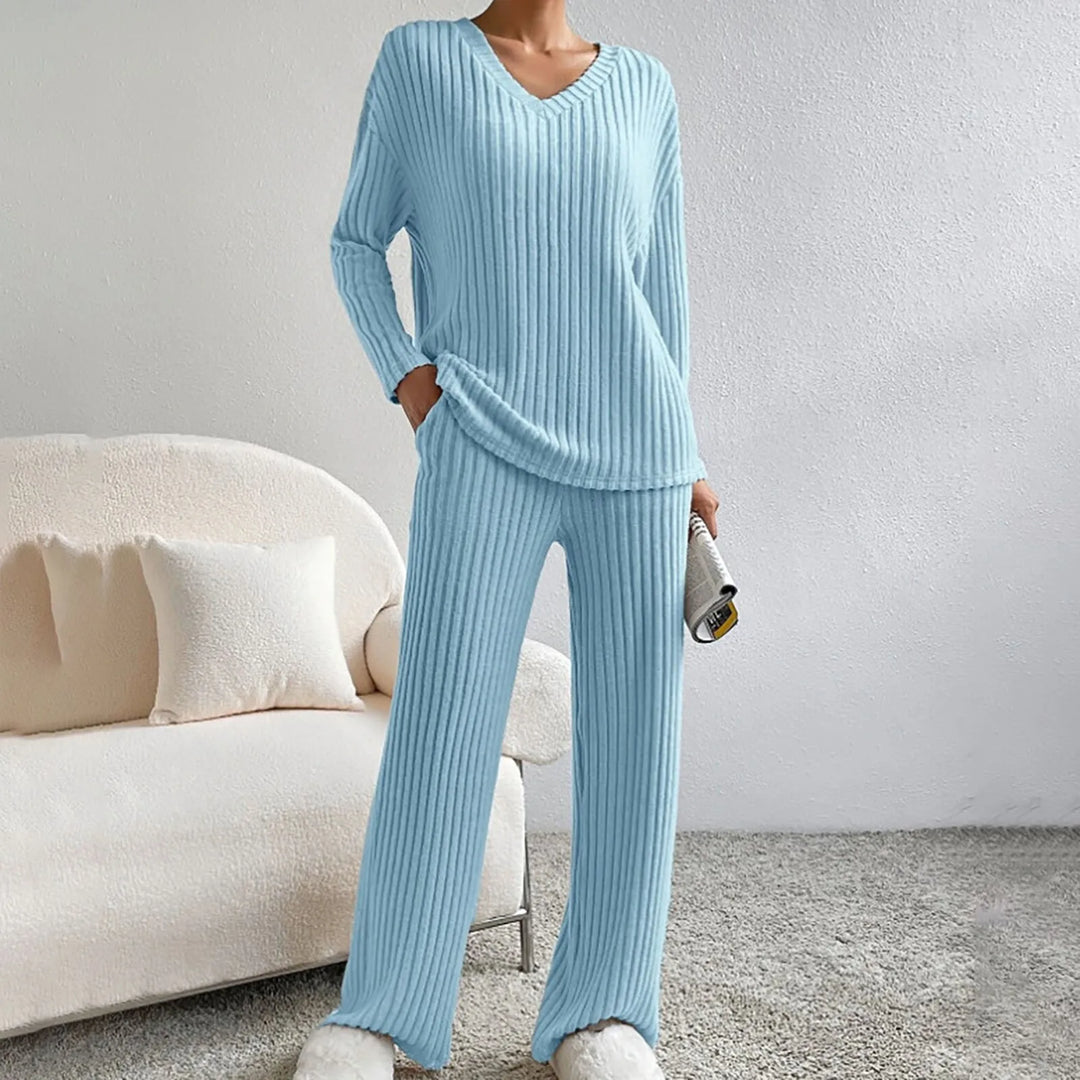 Set Due Pezzi in Maglia a Costine Con Scollatura a V e Pantaloni a Gamba Larga