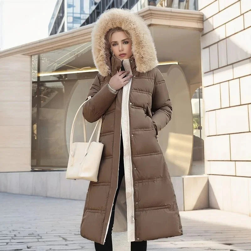 Parka invernale di design con cappuccio in pelliccia