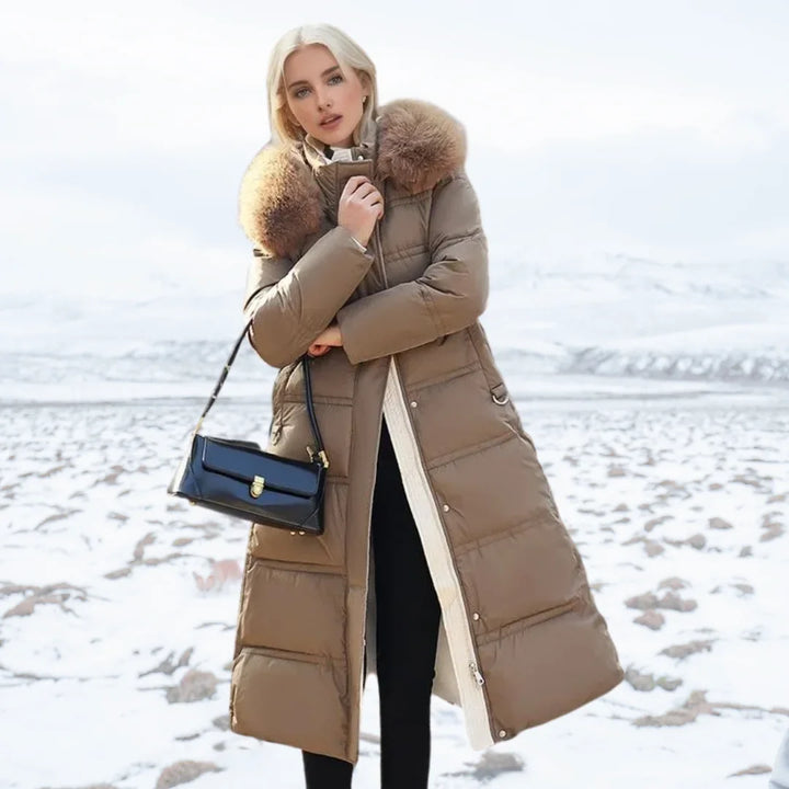 Parka invernale di design con cappuccio in pelliccia