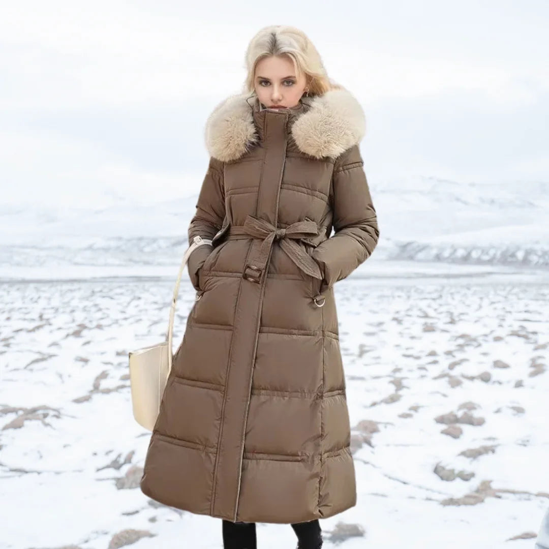 Parka invernale di design con cappuccio in pelliccia