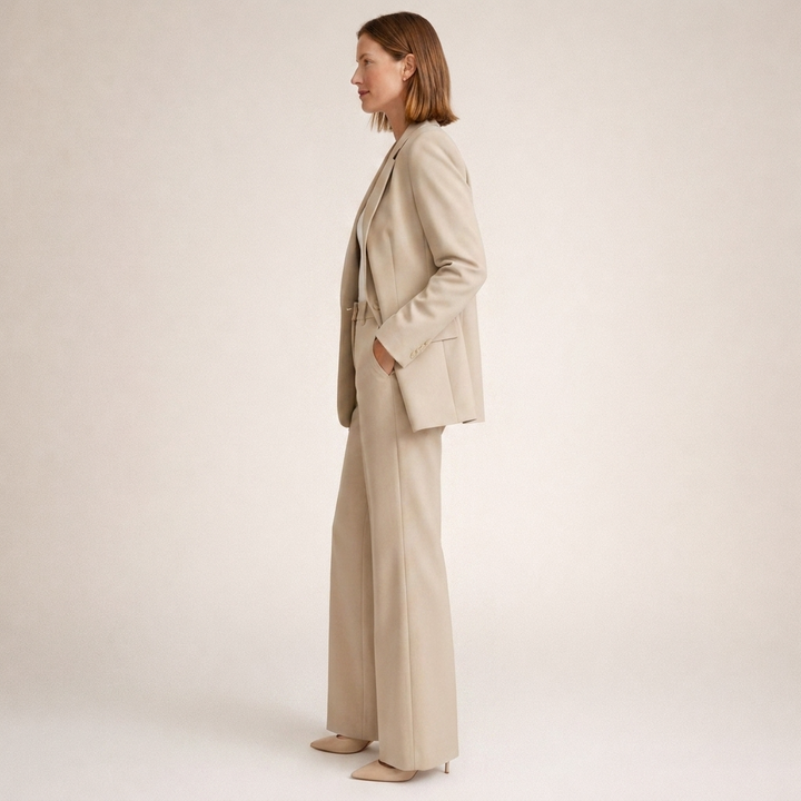 Lena | Completo da Donna con Pantaloni Svasati e Bottoni