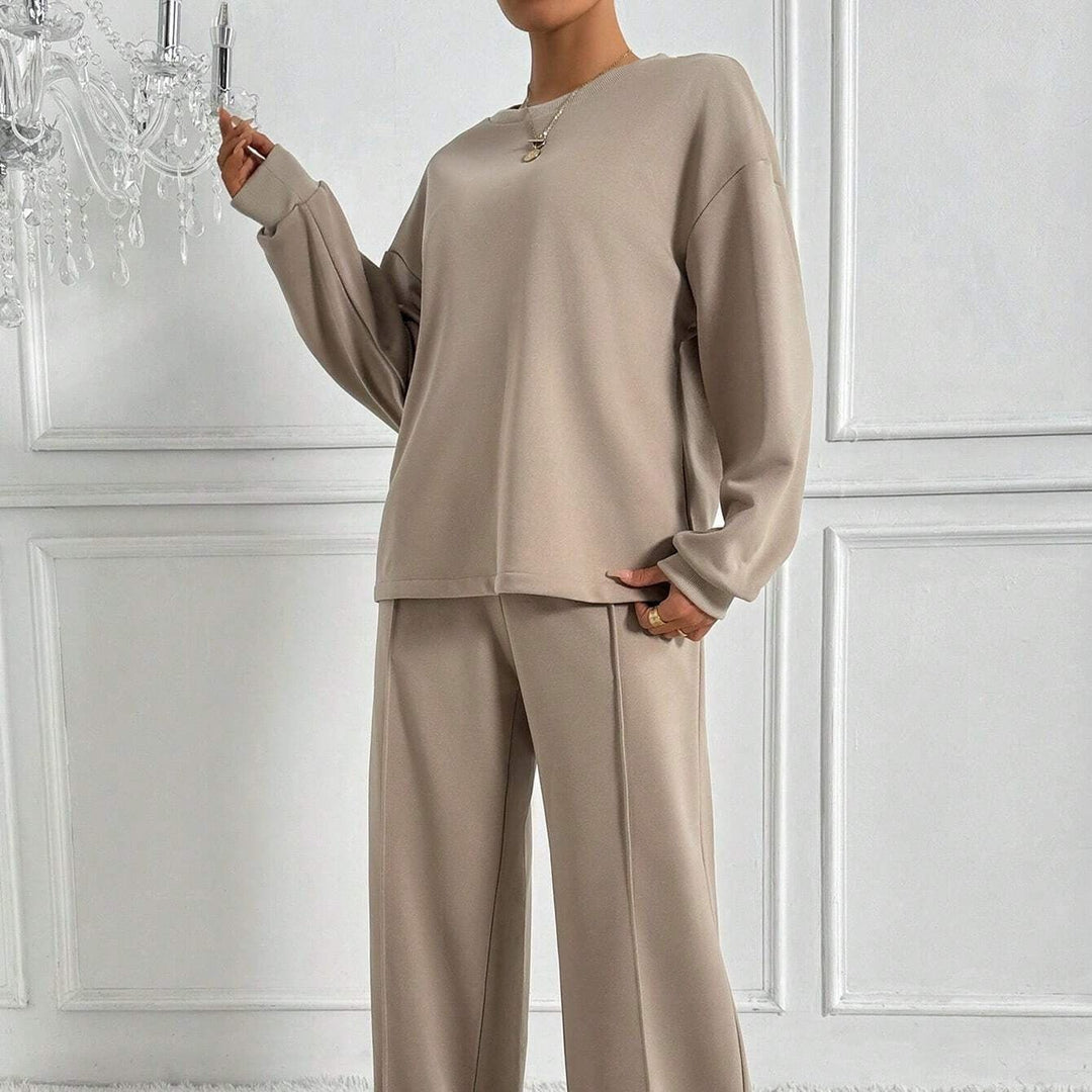 Completo Relaxed in Due Pezzi con Maglia a Spalle Cadenti e Pantaloni a Gamba Larga