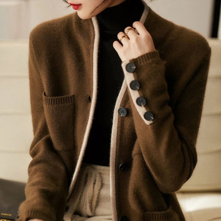 Cardigan donna con bottoni, tasche e rifiniture a contrasto