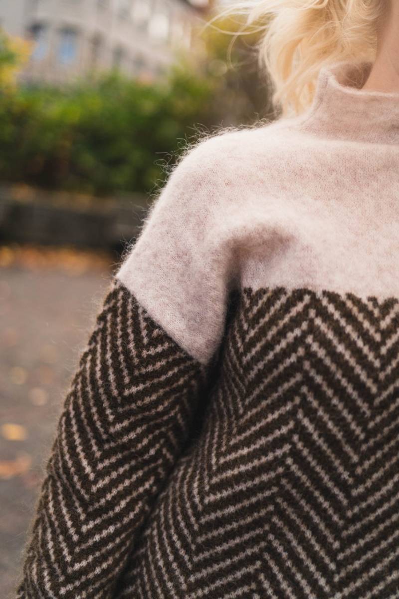 ADELIE | Maglione a collo alto in pregiato knit