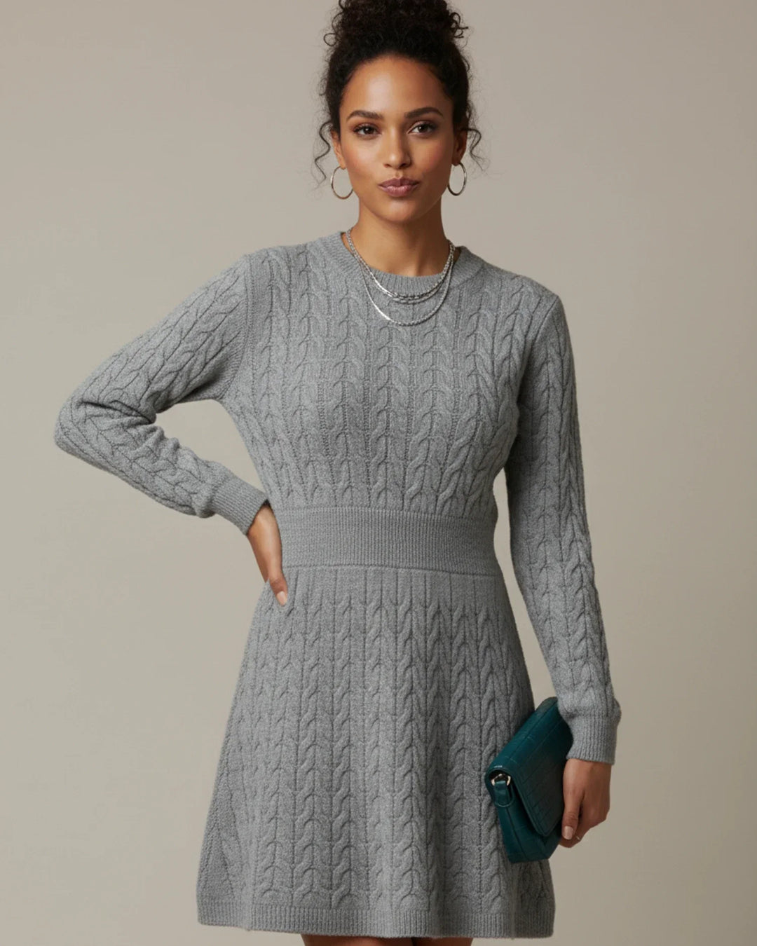 Abito Mini Donna a Maniche Lunghe – Maglia a Trecce Elegante